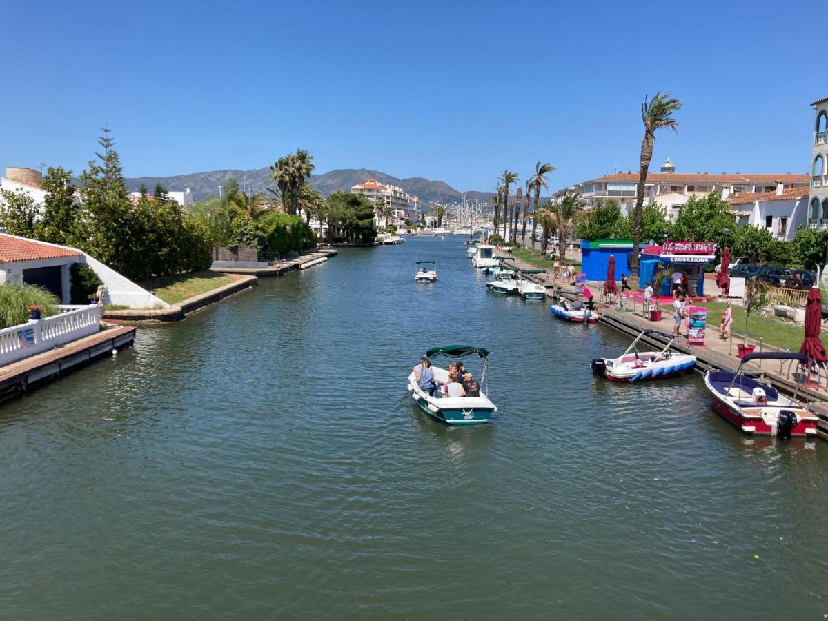 Charmante Maison Coeur De Ville 650M Plage Empuriabrava Exterior foto